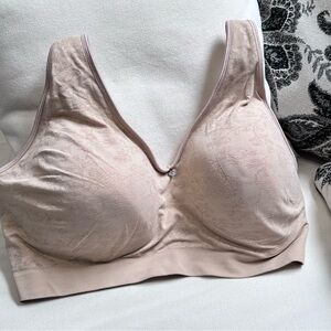 Breezies 38DDDD, 38G Beige Contour Wireless Bra Comfort Straps 1689 WL